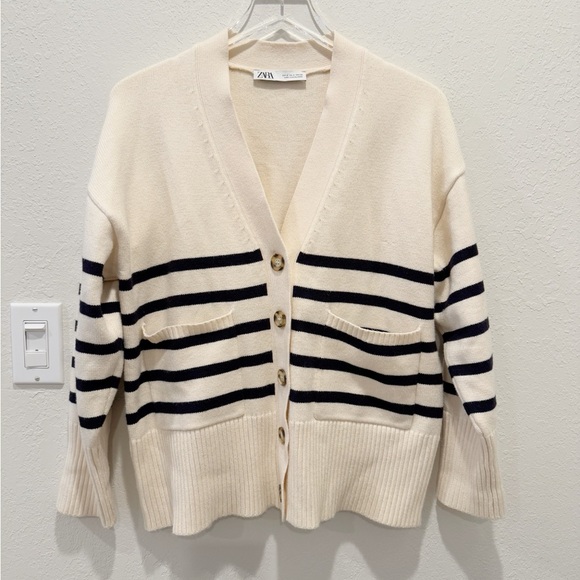 ZARA Stripe Cardigan Sweater in Ivory and Black Stripes button front‎ - Picture 2 of 6